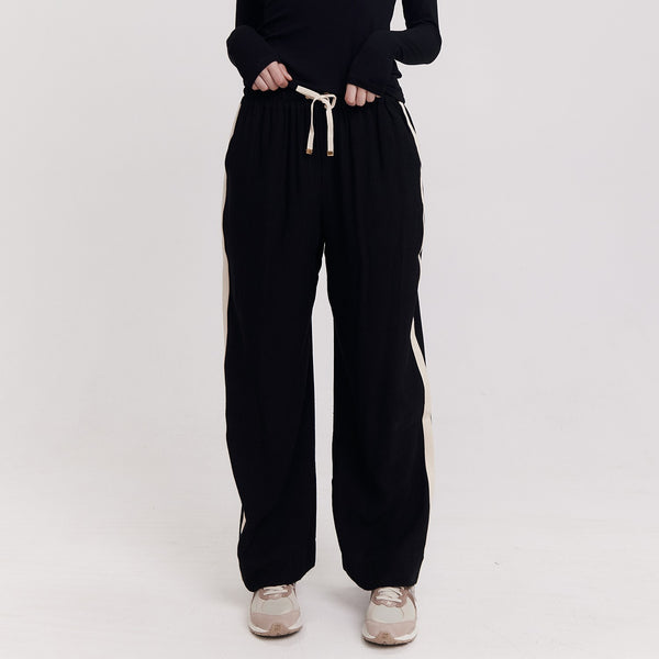 TAYLOR SPORT - Weekend wide leg pant! 14