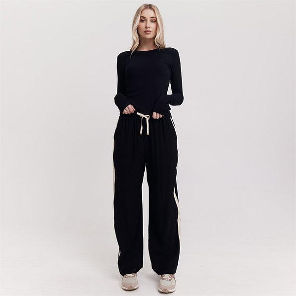 TAYLOR SPORT - Weekend wide leg pant! 14