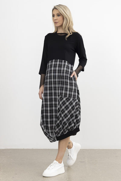 X LAB (LN) NZ - Overcast plaid bubble hem dress! 16