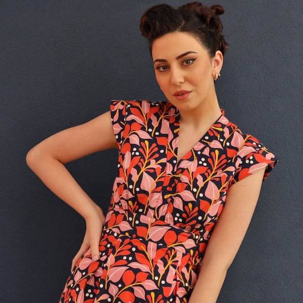 KARMA EAST - Sleeveless dress! 10-12