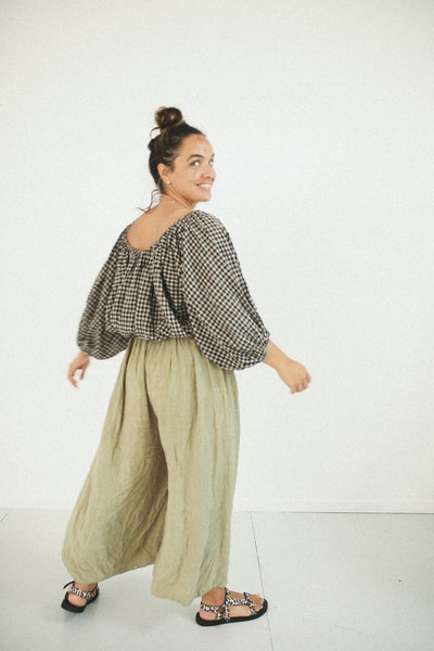 TĀTAHI MERCHANTS - Gingham Ahurei crop blouse! 14-16