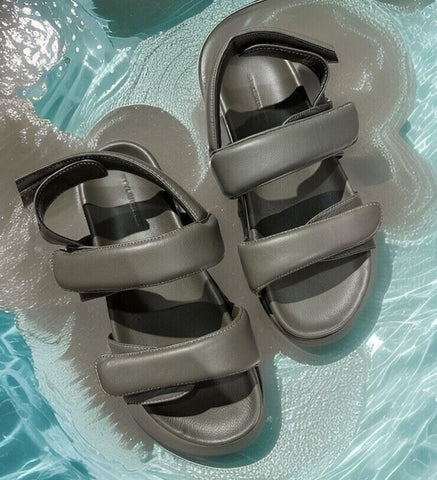 STYLERUNNER (LN) "Puffy strappy" leather sandal - Khaki! 40