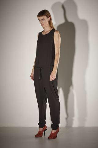 RICOCHET (NZ) Crepe sleeveless jumpsuit + pockets! 12