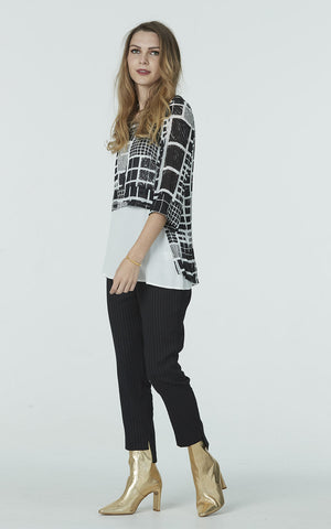 OBI (NZ) Grid print step hem viscose tee! 14-16