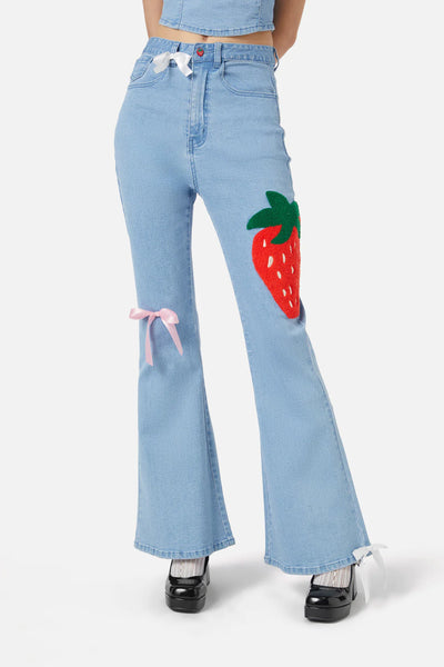 DANGERFIELD (LN) Tufted applique flare jeans! 8-10