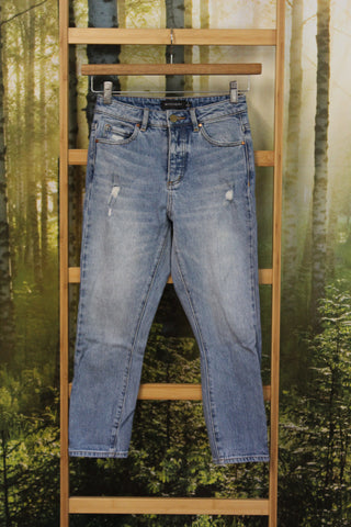 WITCHERY - Distressed straight leg jeans! 4