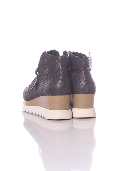 HINAKO - Textured leather ankle boots! 9