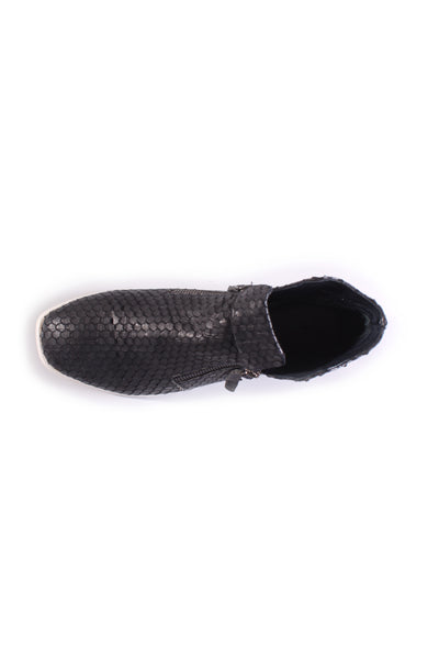 HINAKO - Textured leather ankle boots! 9