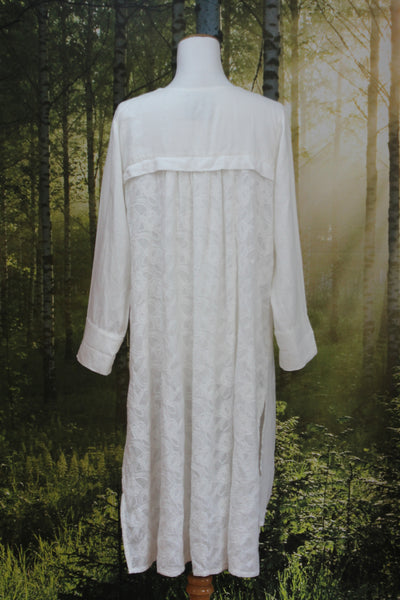 EVA'S SUNDAY - Embroidered back panel linen duster! 10-14