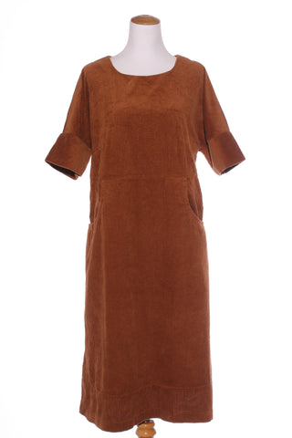 R REYNOLDS (NZ) Tan corduroy midi dress + pockets! 14