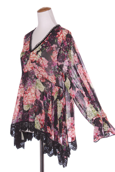 TRELISE COOPER "Miles Per Flower" hydrangea top! 12