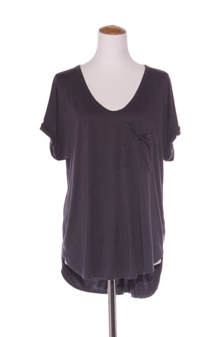 D-LUXE BASICS By Decjuba - Charcoal viscose tee! 12-14