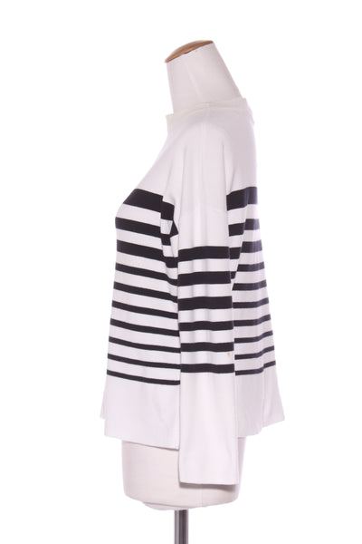 CAPTURE - White & black knit jumper! 10-12