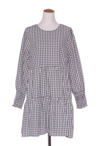 SEEKING LOLA - Textured tiered gingham dress! 16