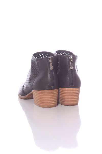 HUSH PUPPIES (LN) "Callista" Cutout leather ankle boot! 9.5-10