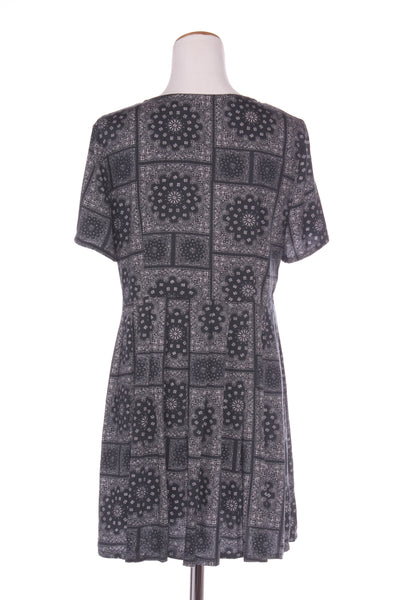 MINKPINK - Paisley scarf print dress! 12-14