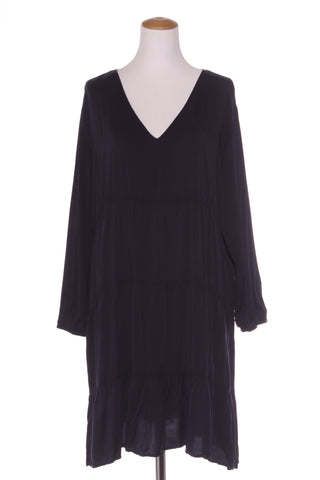 PQ 'V' neck tiered L/S dress - Navy! 14-16