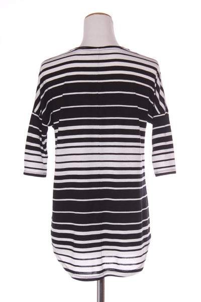 SUSSAN 'V' neck stripe top! 8-10