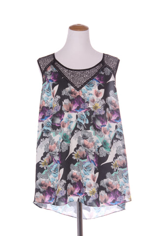CITY CHIC - Floral + mesh trim tank! 20-22
