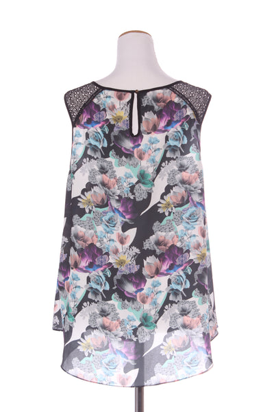 CITY CHIC - Floral + mesh trim tank! 20-22