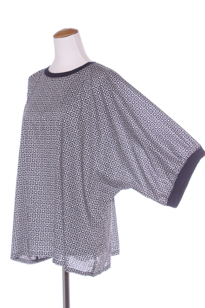 WADZEE (NZ) Navy geometric print top! 14-16