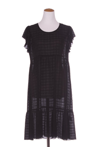 COCO & BELLE - Seersucker ruffle sleeve dress! 10-12