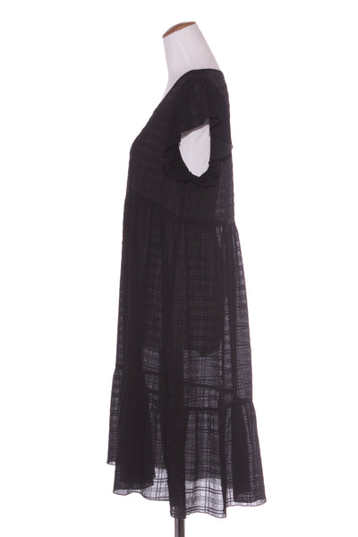 COCO & BELLE - Seersucker ruffle sleeve dress! 10-12
