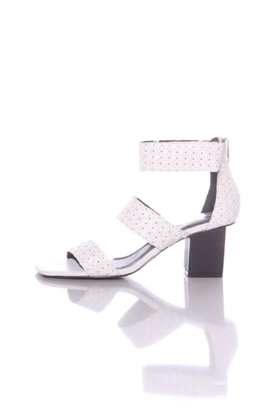 FRANKIE (LN) Woven white leather block heels! 40