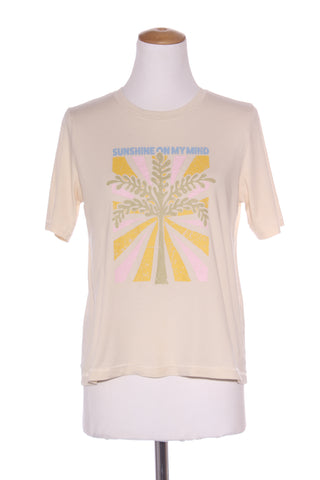 ONLY "Harriet life" sunbeam tee! 10