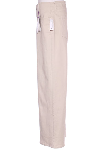 GLORIA VANDERBILT (BN) Tummy sculpt wide leg jeans! 18