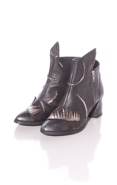 PAPUCEI - Embellished leather ankle boot! 40