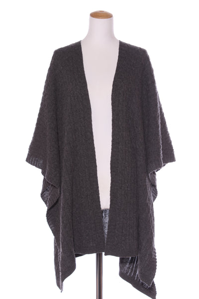 D)LUX - Lambswool cable knit poncho! 8-18