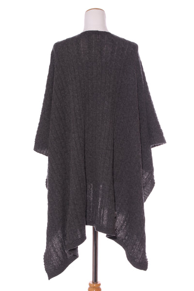 D)LUX - Lambswool cable knit poncho! 8-18
