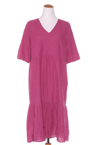 SIREN - Broderie midi dress - Berry! 18