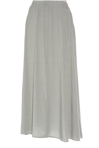STELLA + GEMMA - Sage green maxi skirt! 8-10