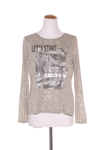 MONARI (DE) "Let's start a new adventure" L/S tee! 10