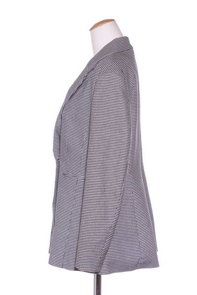 H&M - Houndstooth tailored fit and flare blazer! 14