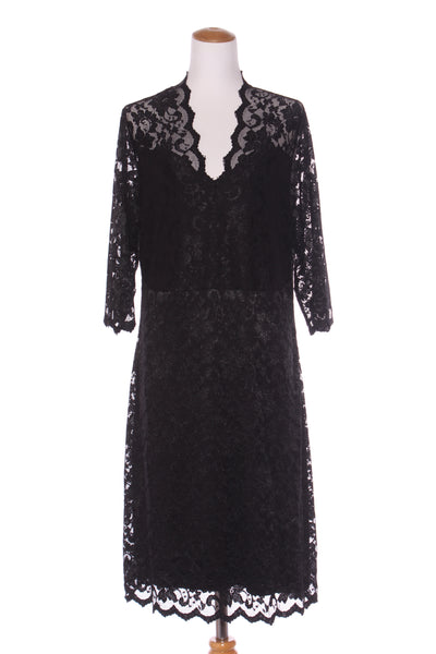 SARA - Scalloped lace evening dress! 16