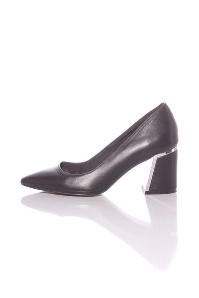 MI PIACI - Metal accent leather heels! 38