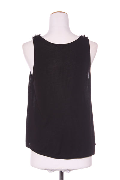 SUITE BLANCO - Rosette detail tank! 12