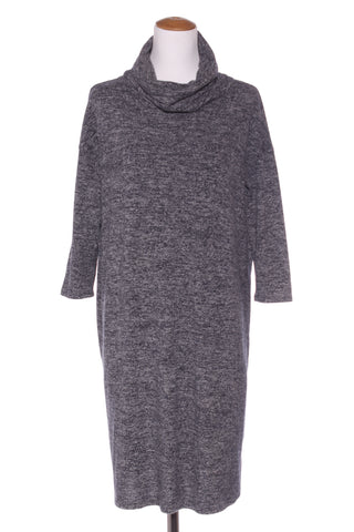 CAPTURE - Polo neck soft knit dress! 14