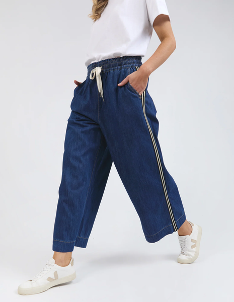 ELM "Greta" wide leg side tape jeans! 16