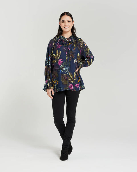 SEDUCE - Navy floral destiny top! 16
