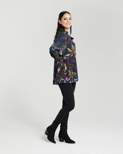 SEDUCE - Navy floral destiny top! 16