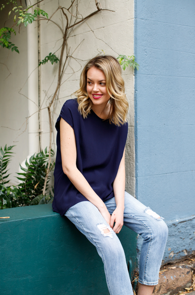 BOHO - Jane scoop hem top - Black! 10-12