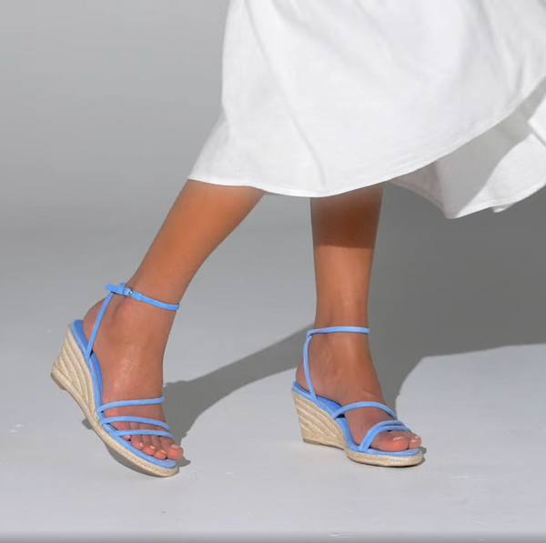 NINE WEST (LN) Cornflower blue leather Javi wedge! 9