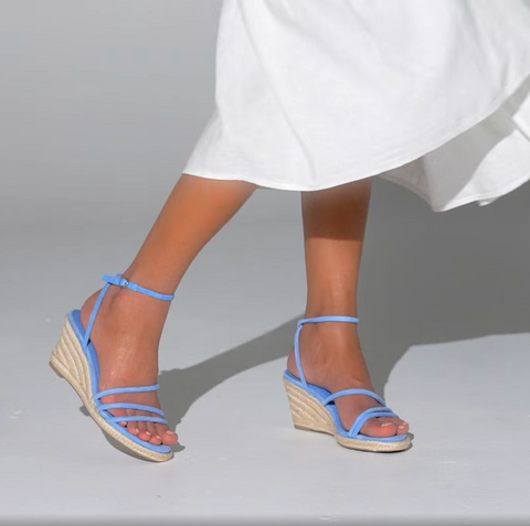 NINE WEST (LN) Cornflower blue leather Javi wedge! 9