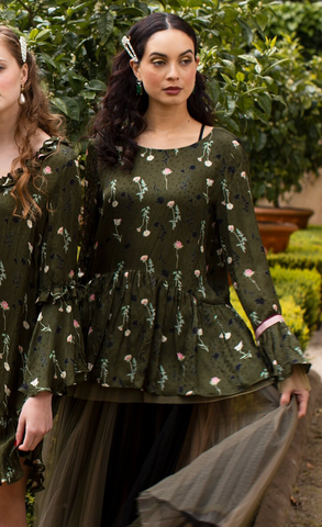 TRELISE COOPER "Acts of kindness" top! 10-12