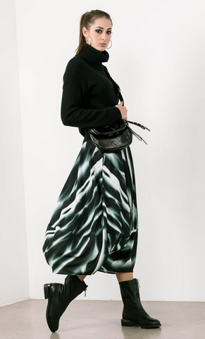 LOUNGE By Repertoire (NZ) "Mirror" midi skirt! 8-10