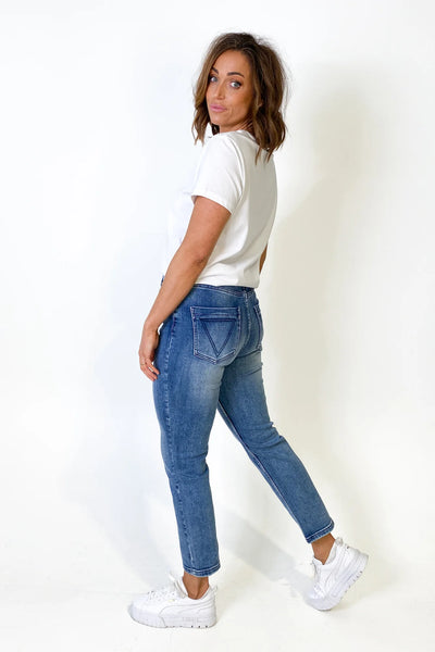 SHINE ON - Ashley straight leg jeans! 6-8